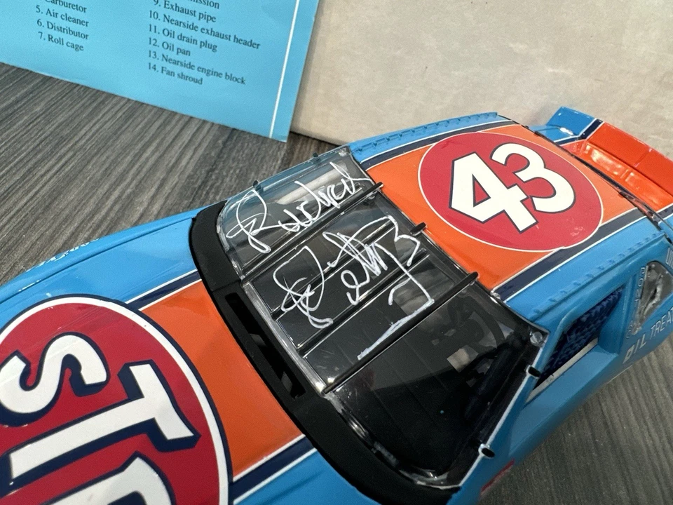 1992 Ричард Петти #43 STP подписанный 1:24 NASCAR Франклин новом как новый в коробке - Изображение 2 из 4