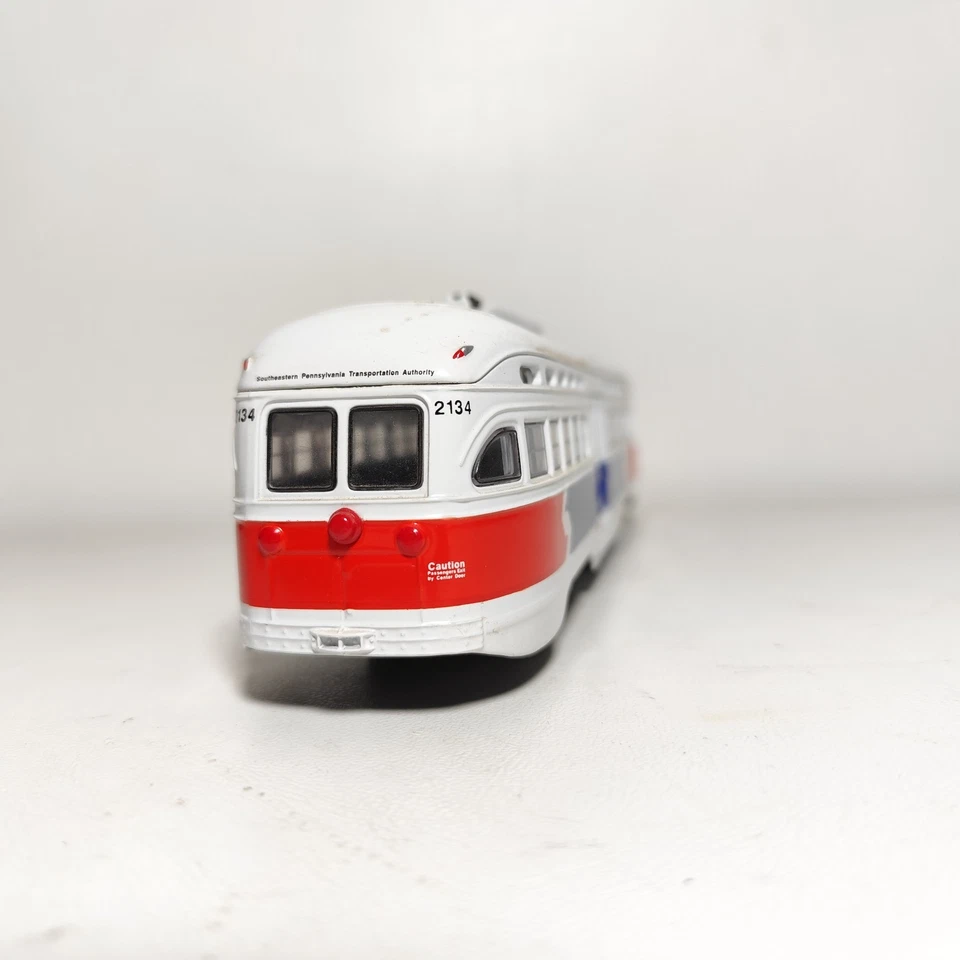 Трамвай тележка 1:50 Corgi SEPTA 2134 St. Louis PCC NO56 23 Venango ограниченное издание. - Изображение 2 из 4