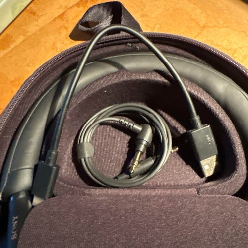 Sony WH-1000XM5 czarne bezprzewodowe słuchawki stereo Bluetooth z redukcją szumów - Zdjęcie 7 z 9