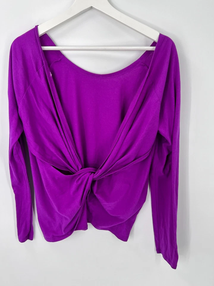 Top Fabletics Switchback ropa deportiva manga larga atado púrpura para mujer pequeño Foto 3 de 4