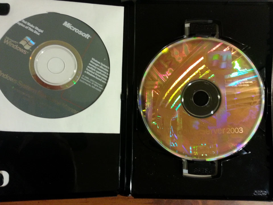 Microsoft Windows Server 2003 Enterprise x86 25 CAL RETAIL Commercial P72-00001 - Image 2 of 3