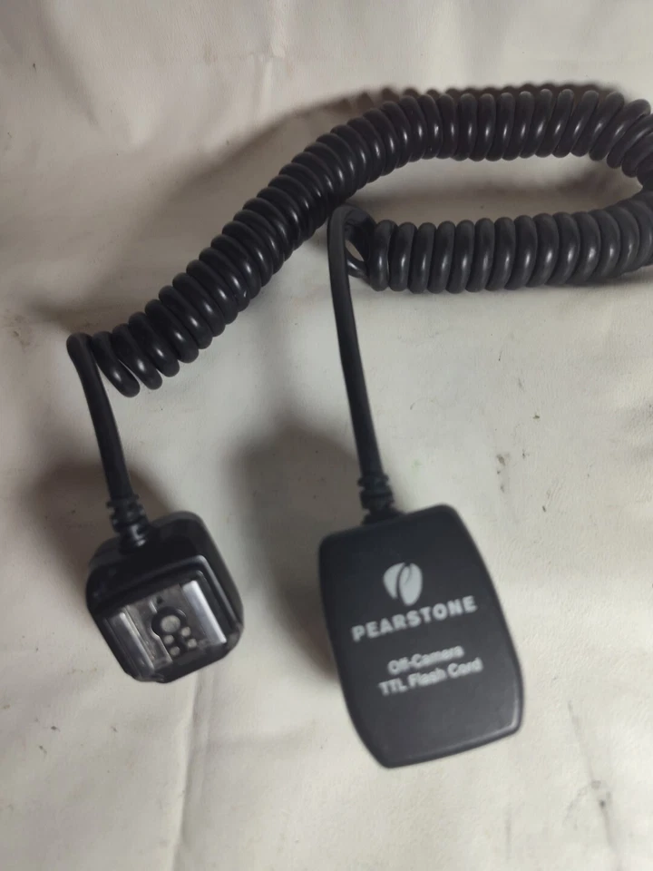 Pearstone TTL Off Camera Flash Cord - Pre-Owned - Image 3 of 4