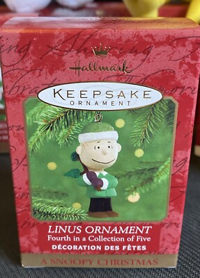 Hallmark Keepsake 2000 “A Snoopy Christmas”8 Piece Ornament Set W