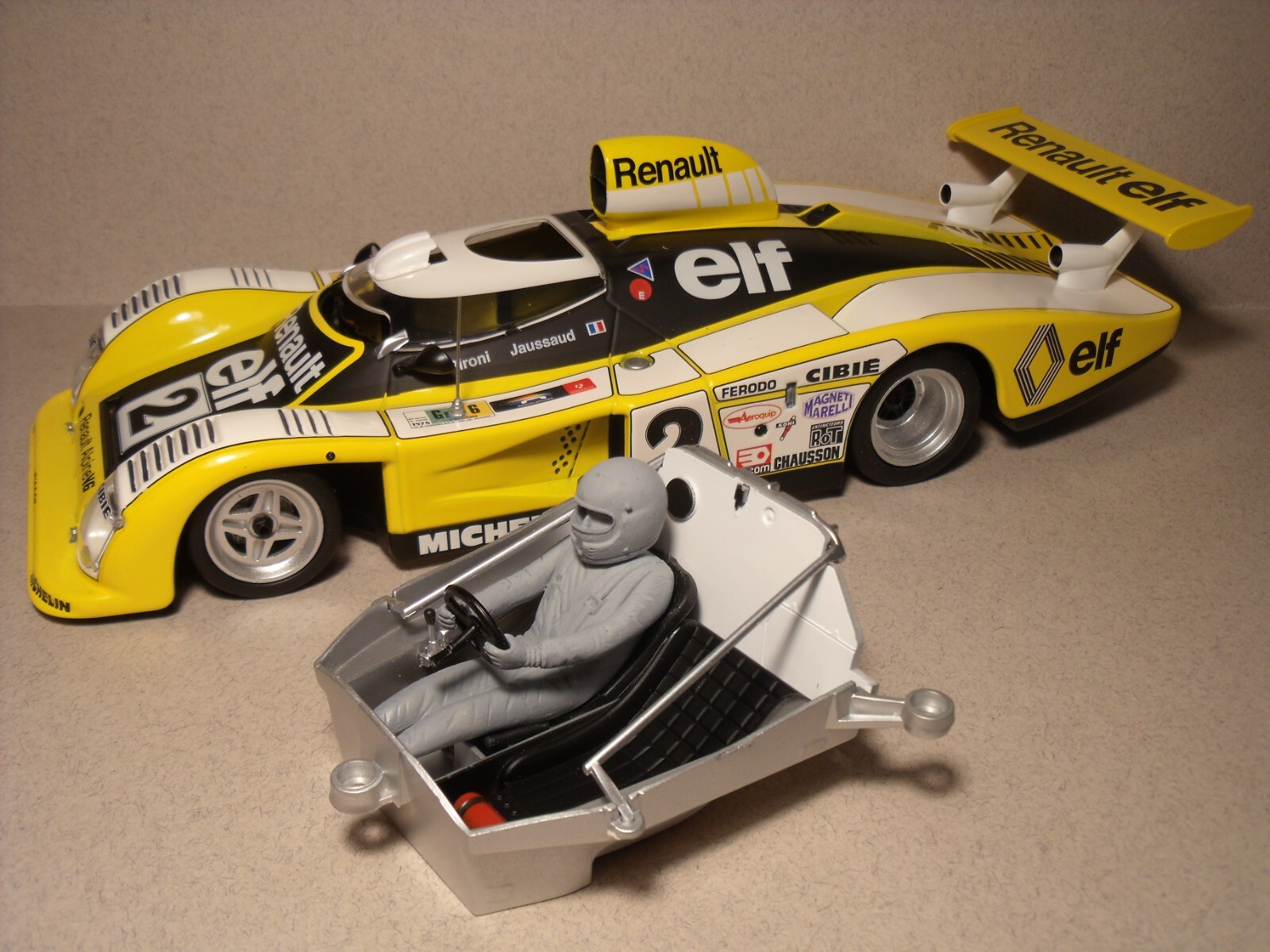 Figurine Didier Pironi 1/18 pour compléter voiture miniature Alpine Le Mans 78 Spark