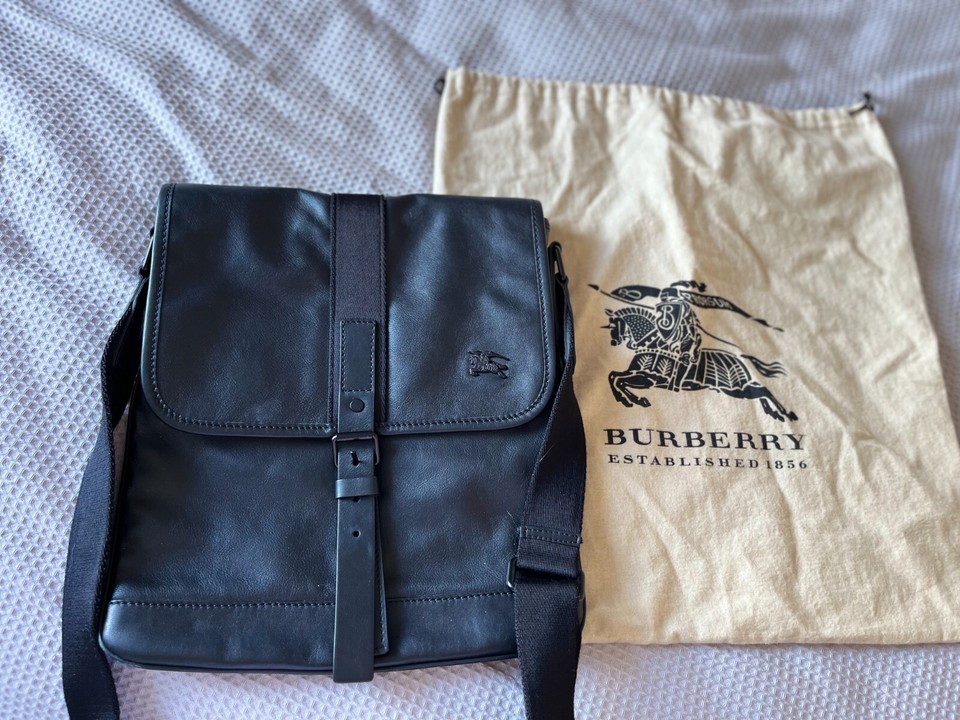 BURBERRY Luxe Quality Leather Luxury CROSS BODY BLACK LEATHER UNISEX BAG