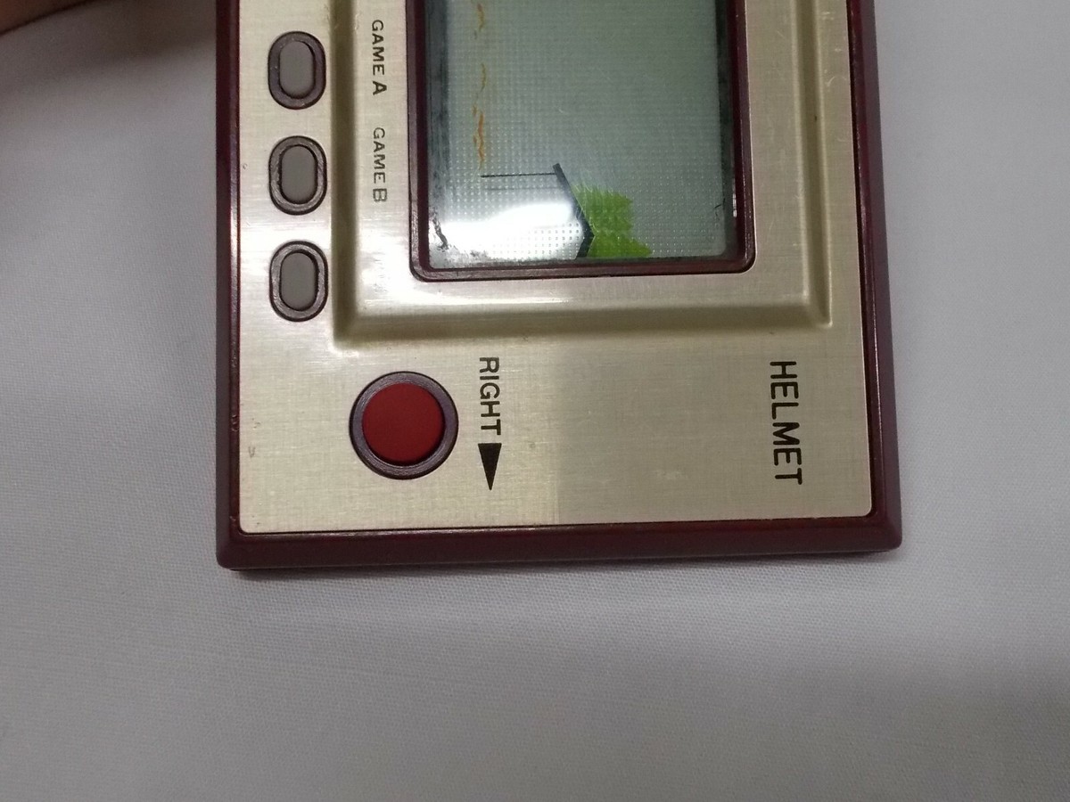 Nintendo -- Game & Watch Helmet - CN-07 -- JAPAN. Game