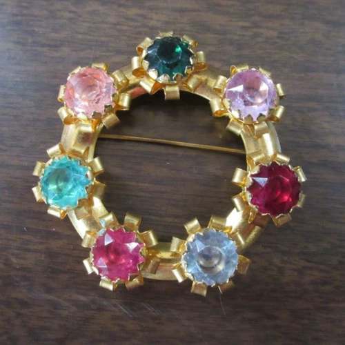Vintage Circle Wreath Brooch Pin Colorful stones Costume Jewelry