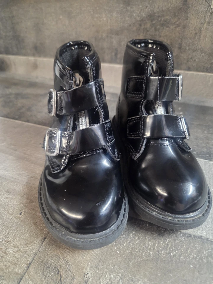 Bebés Niñas Carters Brinley Patton Botas de Cuero 6m Foto 2 de 4