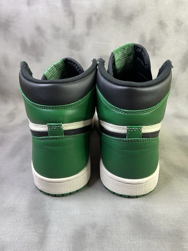 Talla 11 - Jordan 1 Retro Alto OG Verde Pino 2018 Foto 4 de 4
