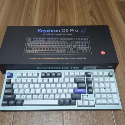 Keychron Q5 Pro US 96% Wired Red Switch Mechanical Keyboard Gray White