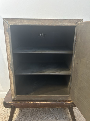 Antique McAleer Comfort Bread & Cake TIN or GALVANIZED STEEL Cabinet Pie Safe - Picture 8 of 16
