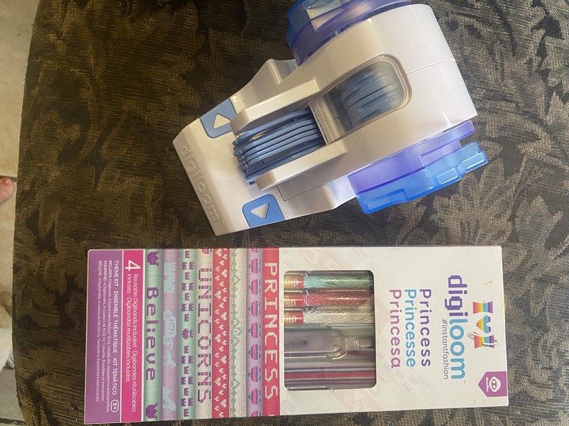 Digiloom Electronic Interactive Loom Create & Weave Bracelets With Princess Kit