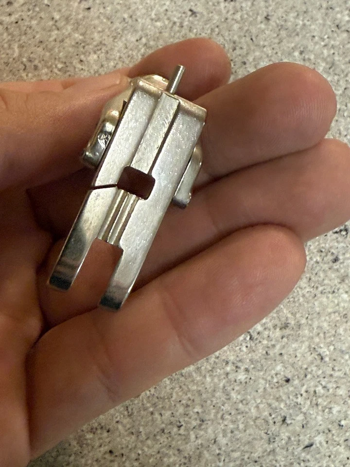 BERNINA BUTTONHOLE CORDING FOOT - ORIGINAL OLD STYLE PART - Image 3 of 4