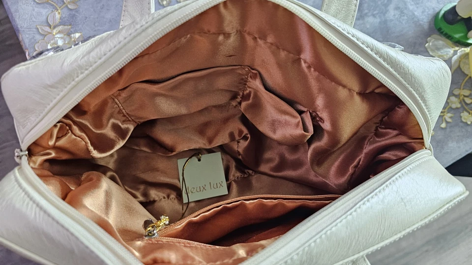 Bolso de mano para mujer Deux Lux de cuero premium Foto 3 de 3