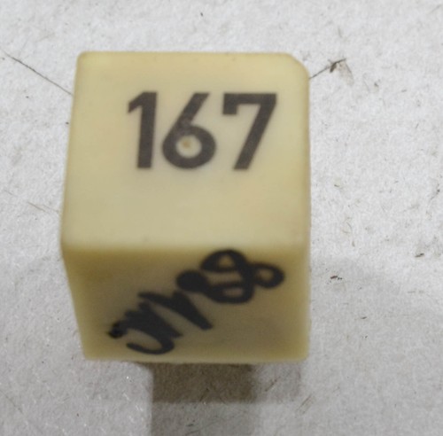 VW Golf 3 III 1H Bj 1998 Relais 167 - Kraftstoffpumpe 191906383C #88110-F173