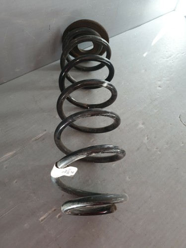 VW Passat B8 Feder hinten Schraubenfeder Hinterachse 5Q0511121AC