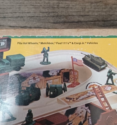 De colección Play N Carry Combat Command Army Hot Wheels Matchbox Fast 111's Corgi Jr - Imagen 2 de 5