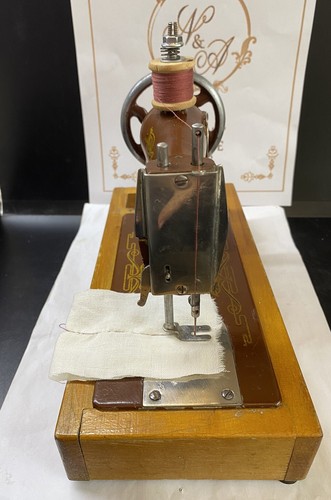 VINTAGE Original Children Toy Mini Sewing Machine In The Original Case USSR 1950 - Picture 10 of 18