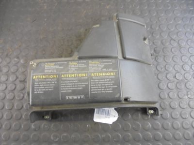51399 Mercedes Benz ML 320 W163 Abdeckung Gehäuse Sicherungskasten A1635840317