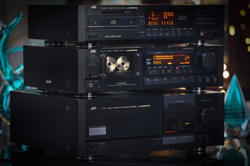 JVC TD-V711 ,AX-Z911 , XL-Z555BK - Picture 3 of 18