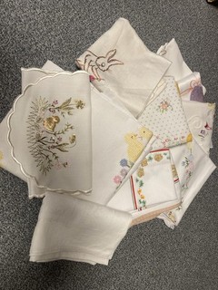 Sammlung alte Oster Tischdecken