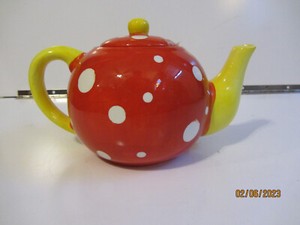Trisa Whimsical RED AND YELLOW W/ WHITE Polka Dot Teapot 4 CupS