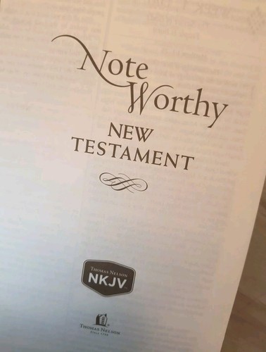 Note Worthy New Testament New King James Version 2015 NKJV Lovely Leatherette - Picture 5 of 6