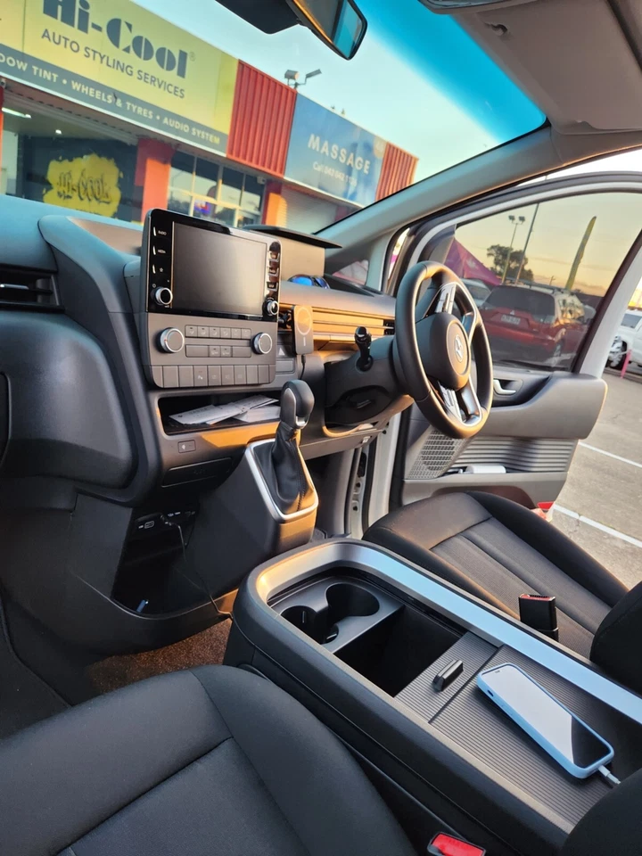 Genuine Hyundai Staria console box  Midium size - image 2 of 4