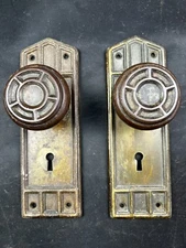 Lockwood Salisbury / Colebrook Door Knob and Back Plate Passage Set I-13100