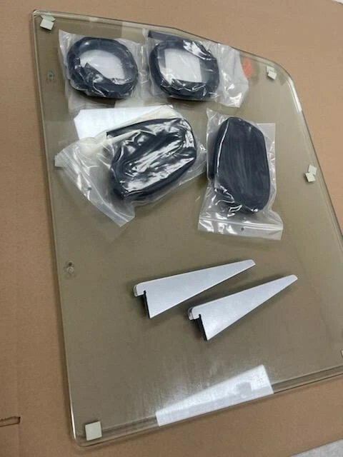 Freightliner Classic / Freightliner FLD 120. Kit completo de cristal/vidrio de puerta para ventanas Foto 3 de 4