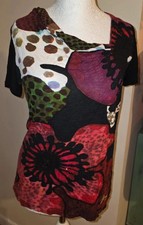 Desigual short sleeve top. Floral details. L