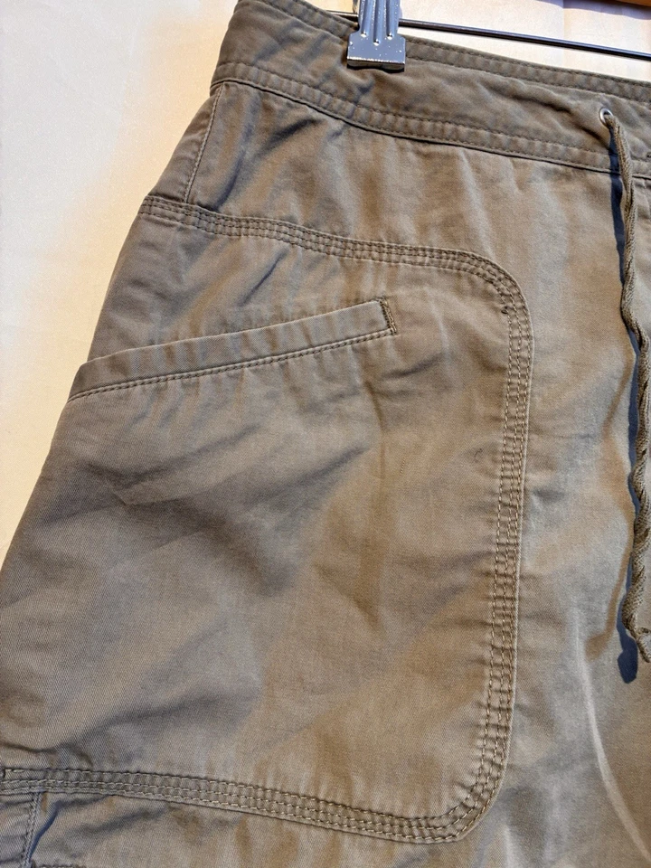 Pantalones cortos utilitarios Bass para mujer talla 8 caqui bolsillos cargo 100 % algodón  Foto 2 de 4