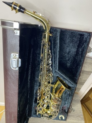 Yamaha YAS-23 Alto Saxophone  Good Condition   Includes Case