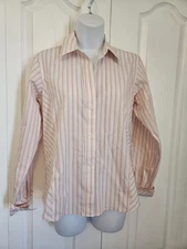 Liz Claiborne Non Iron Woman’s Size 4P Long Sleeve Button Up Shirt 