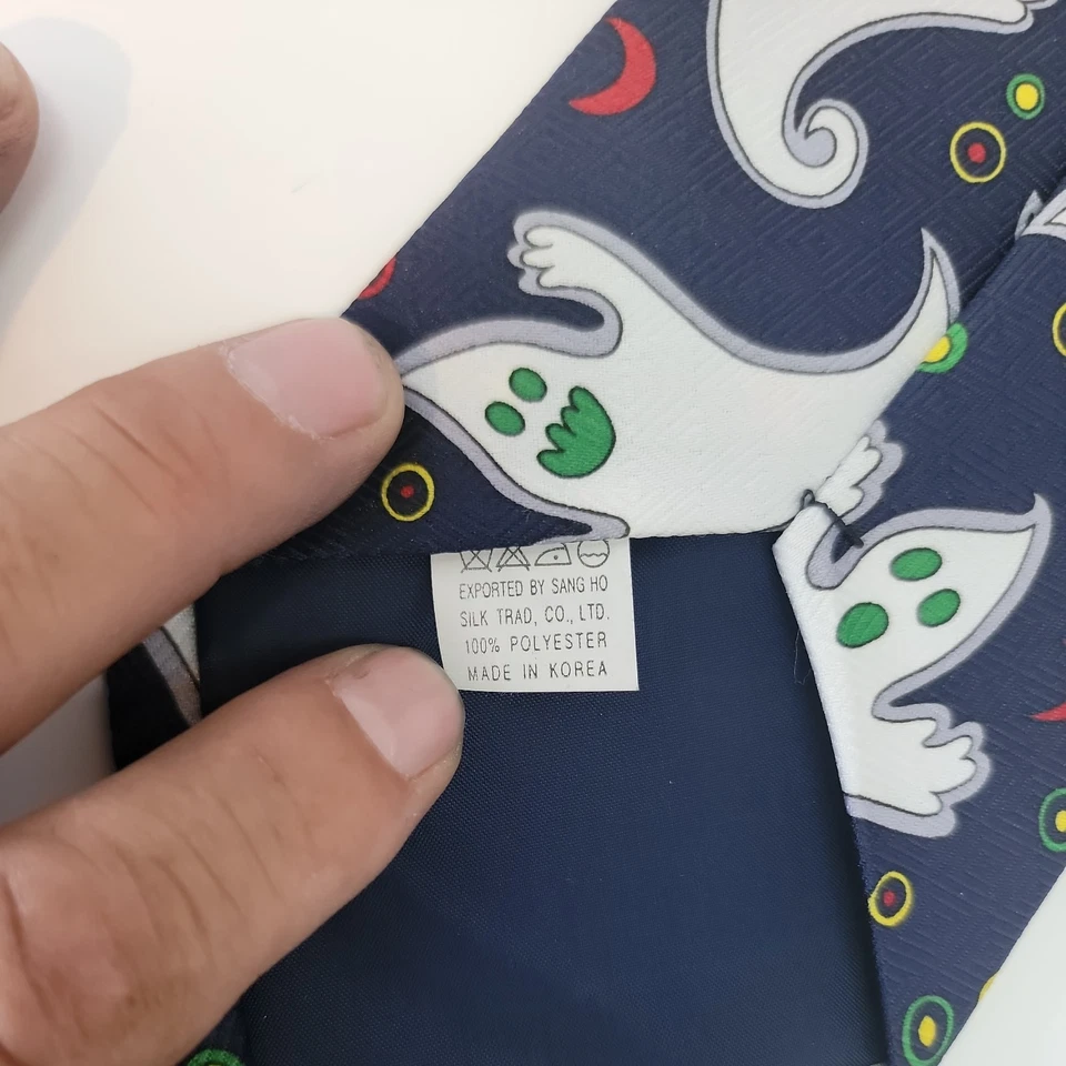 Corbata Fantasma Halloween Necrófagos Voladores Hecha a Mano por FRATELLO 59.5 Larga 4 Ancha Foto 4 de 4