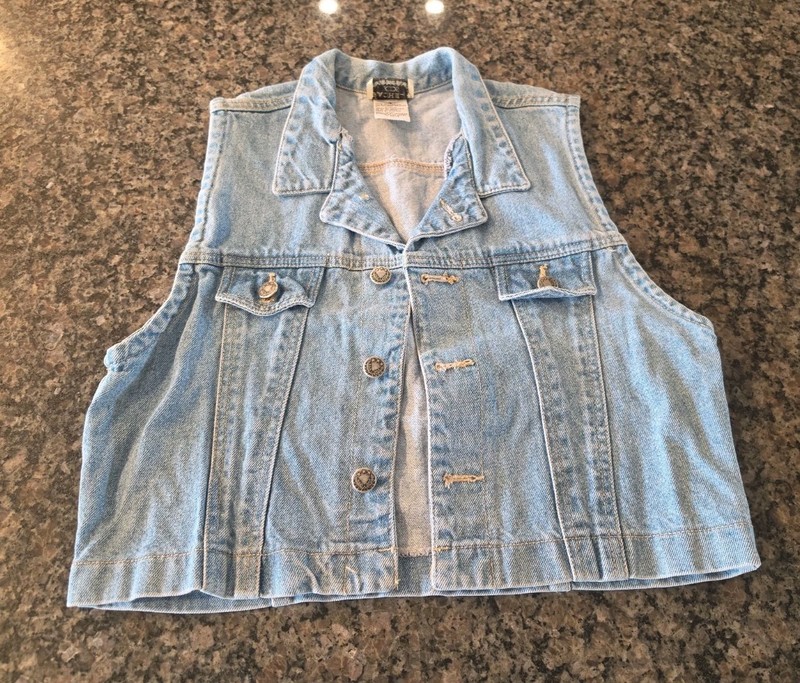 RACHEL'S KIDS Light Wash Denim Sleeveless Button Vest (Kids XL, Size 16) 