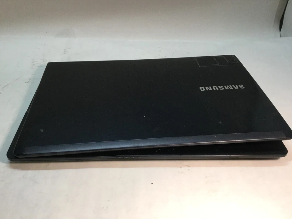 Notebook Samsung 470R 15" Core i5 3ª Geração -SEM ENERGIA-MZ - Imagem 2 de 4