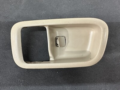 TninoFull-Drive2 Vintage Cream ！ 1998-2002 Toyota Land Cruiser OEM Left Driver Side Interior Door