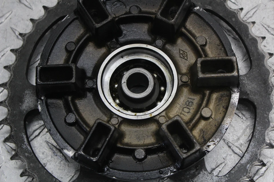 Kawasaki Ninja 300 Ex300A 2014 buje trasero y piñón de dientes Foto 2 de 4