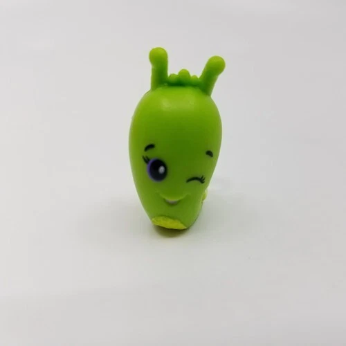 Shopkins Toy Figures Mixed Lot w 11 Figures Furniture Wendy Wedding Cake Softner - Image 4 of 4