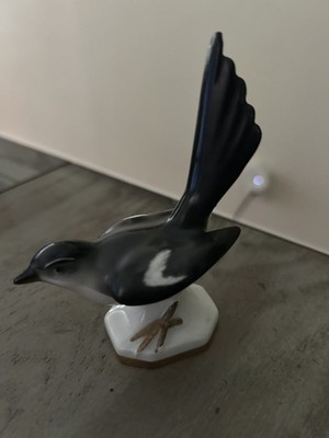Gerold & Co. Tettau Bavaria - Black Bird Figurine