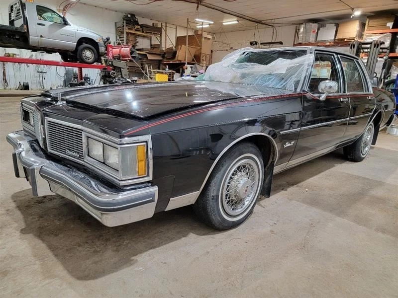 Transmisión Crossmember Delta 88 1984 535097 Foto 3 de 4