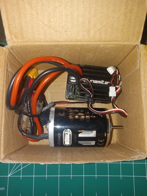 DYNAMITE DYNS2213 WATERPROOF 2-3s, NIMH Brushed ESC W/ AXIAL 35T. RC CRAWLER 