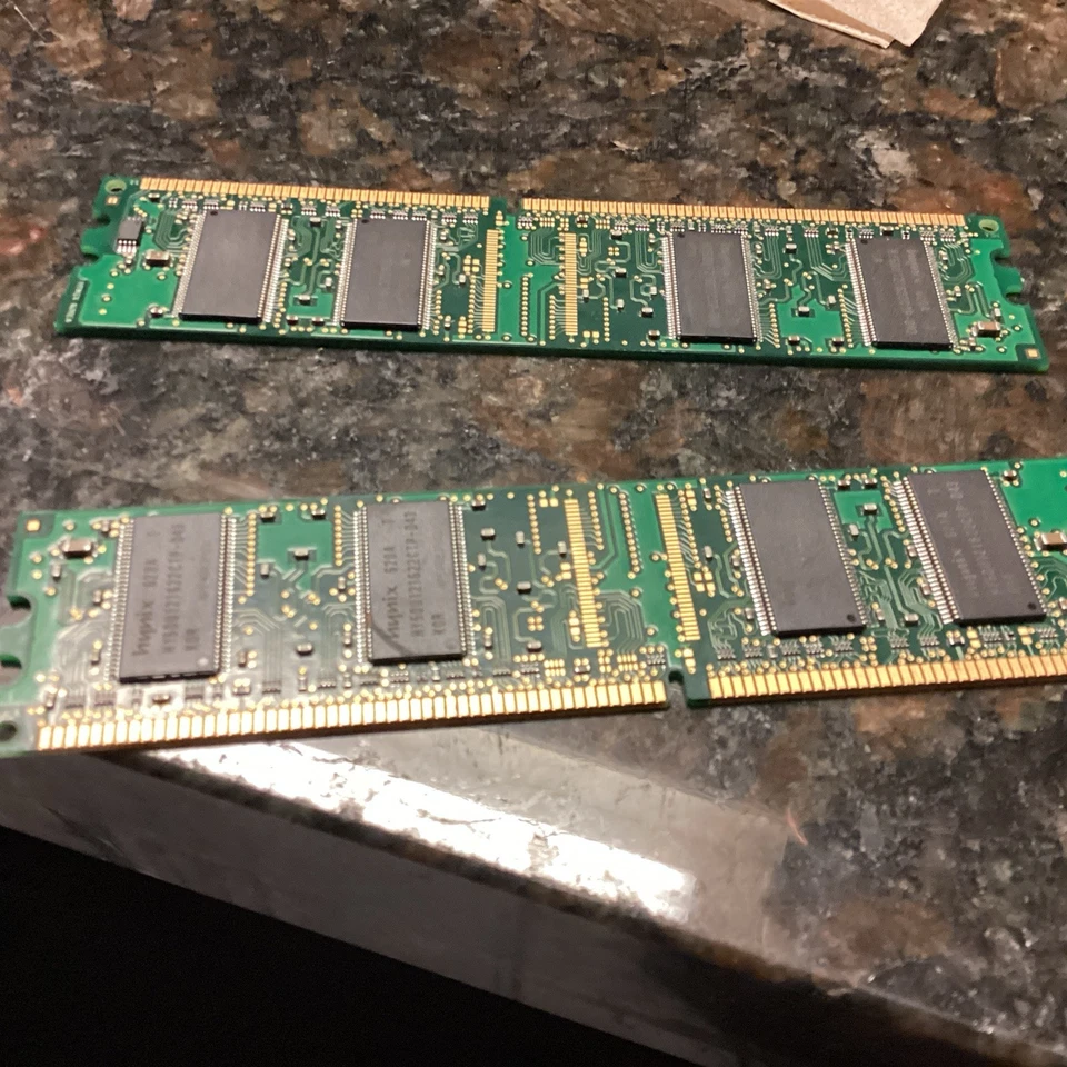 Hynix PC3200 U-30330 256MBx2 DDR 400MHz CL3 512MB Total - Image 2 of 3