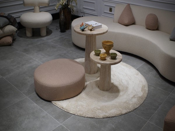 Beiger Sitzhocker LuxuriöSer Polsterhocker Eleganter Textilhocker-image