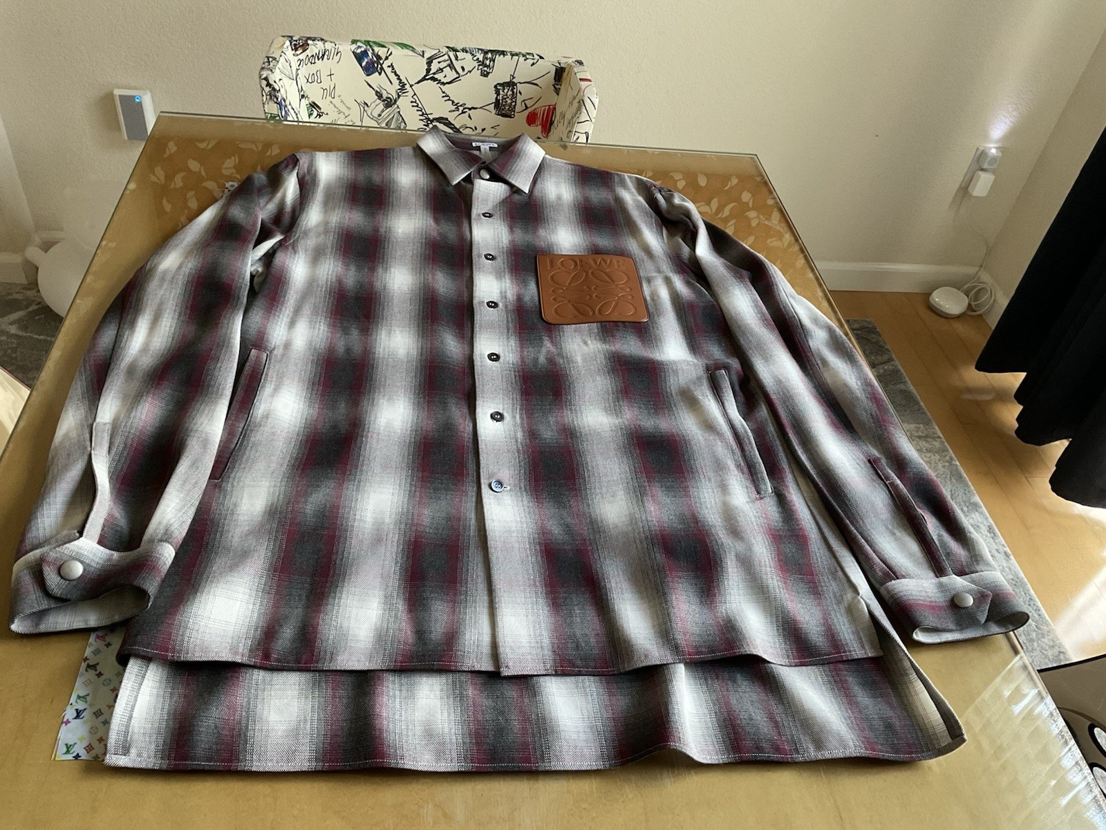 LOEWE OVERSIZE BUTTON UP (LEATHER PATCH LOGO POCK… - image 2