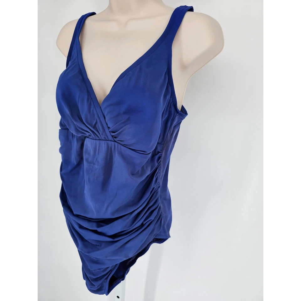 Traje de baño Croft & Barrow para mujer talla 12 de una pieza púrpura liso cuello en V Foto 2 de 4