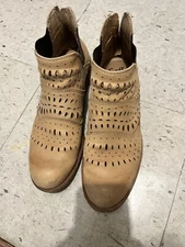 Sofft Womens Perforated Leather Ankle Boots in Tan Color Size 8.5 M