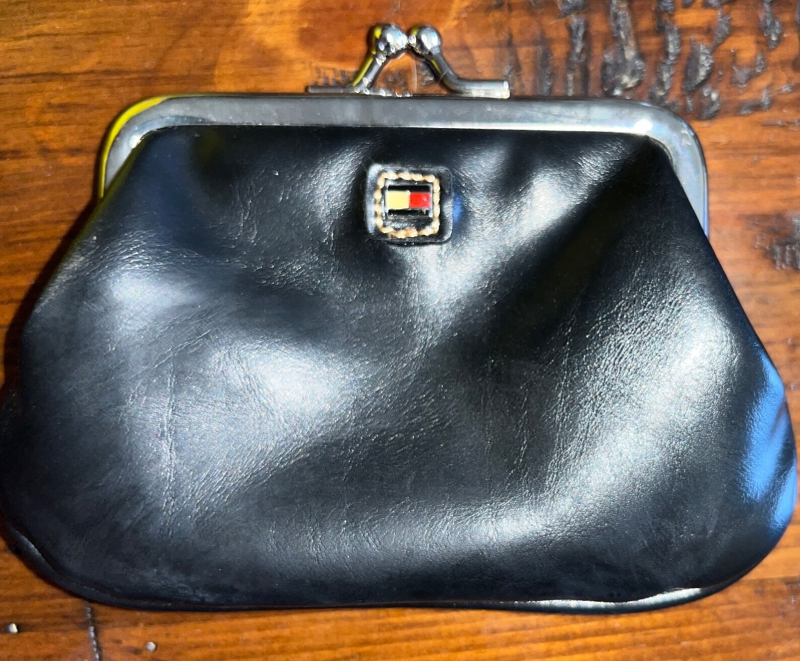Tommy Hilfiger Vintage Black Leather KissLock Coin Wallet Case
