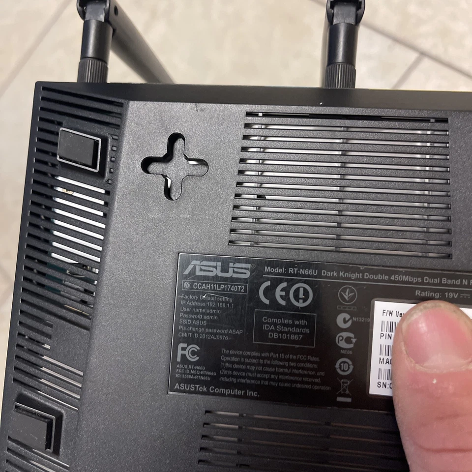 ASUS RT-N66U Dual-band Wireless N900 Gigabit Router Wi-Fi 802.11n 5GHz - Image 4 of 4